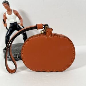 Coach Pumpkin Coin Case CCG22 NWT